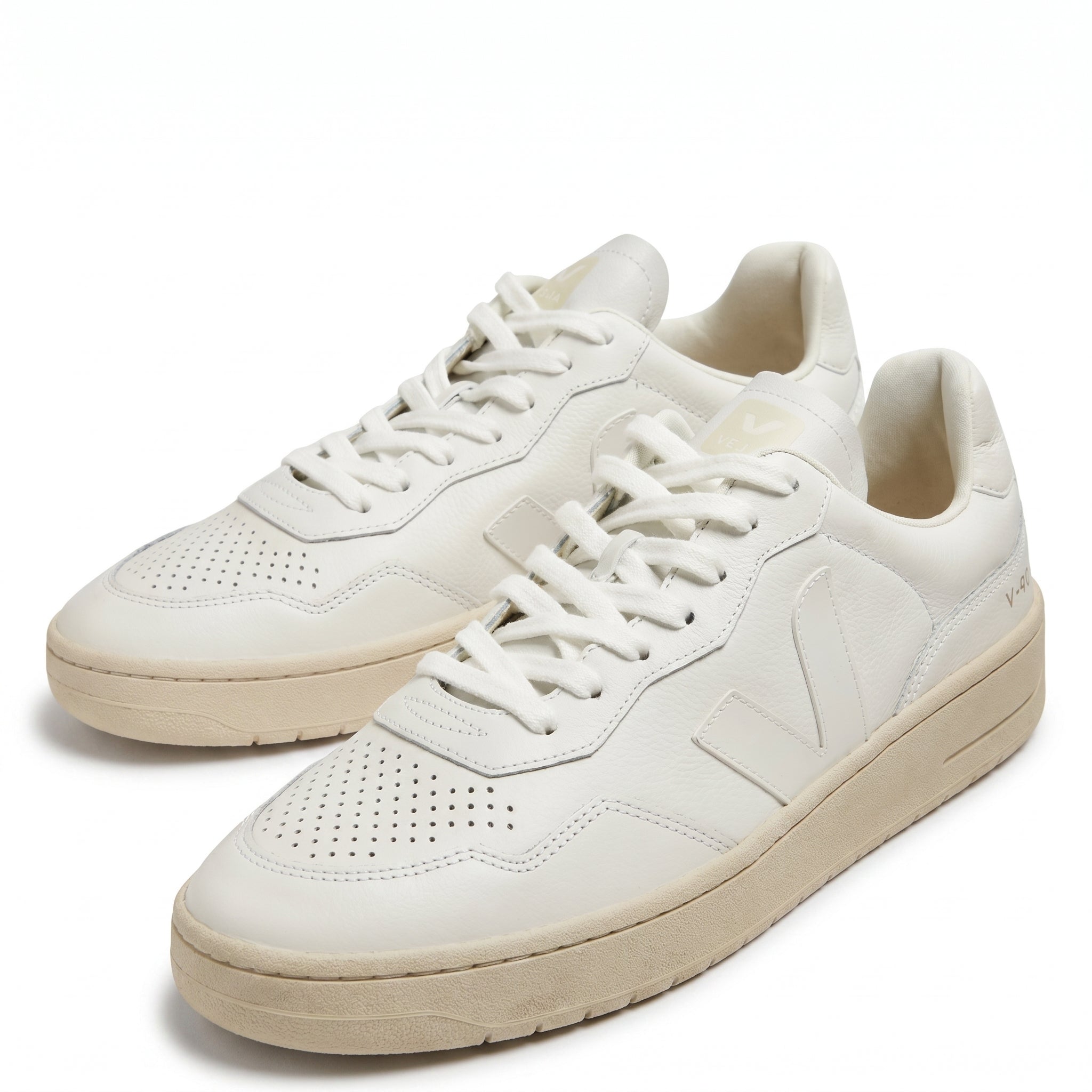 VEJA V-90 Organic Leather Sneaker